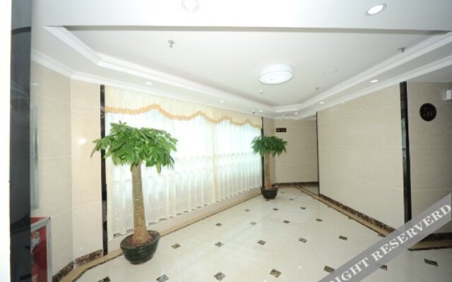 Yunhong Hotel (Guangzhou Railway Station Xicun Subway Station)