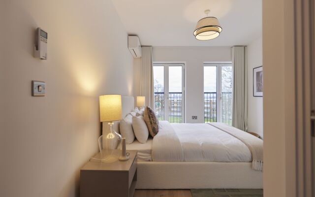 The Wembley Park Sanctuary - Stunning 2bdr Flat With Balcony