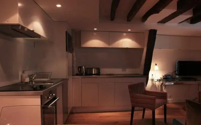 Parisian Home - Palais Brongniart