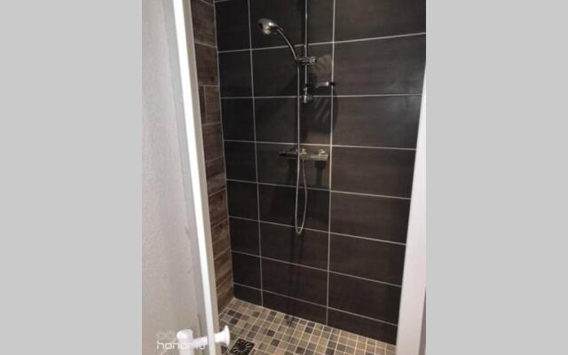 Appartement jardin a 100m de la plage et Thalasso