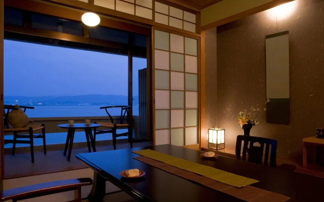 Naniwa Issui