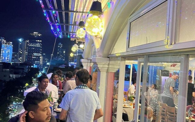 Old Durbar Hotel & Restaurant