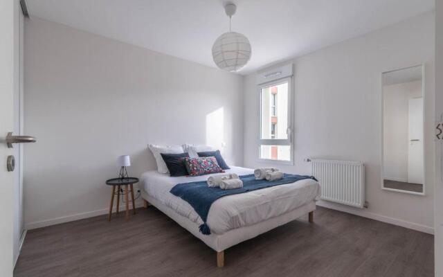 THEO - Appartement proche gare,WIFI,arrivée 24 24