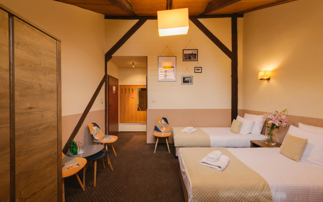 Iris Aparthotel