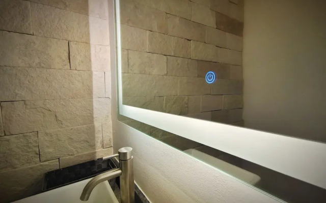 1st Luxury Warehouse