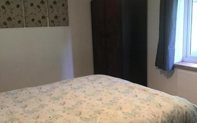 3 Bedroom Bungalow in Llanrhaeadr Ym