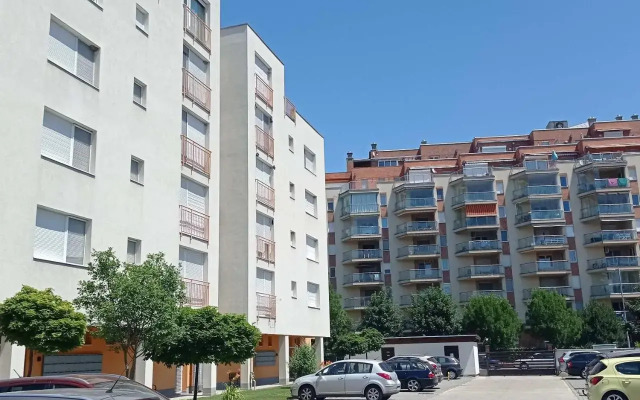 Viktória ~Vízparti ~ Medencés ~ Apartman
