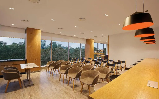 Holiday Inn Express Hyderabad Banjara Hills by IHG