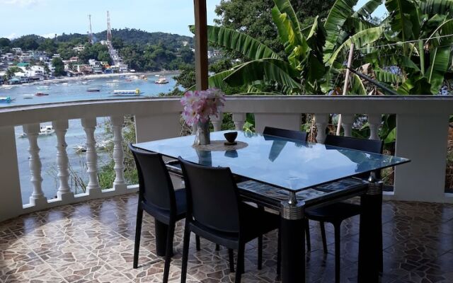 Grace Hotel & Dive