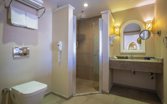 Han Deluxe Hotel