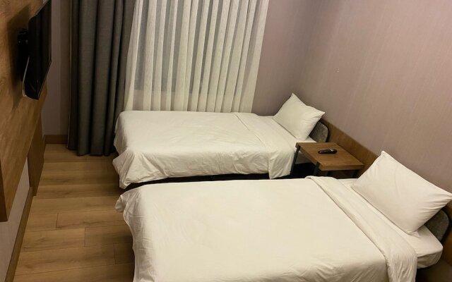 Nehir Otel