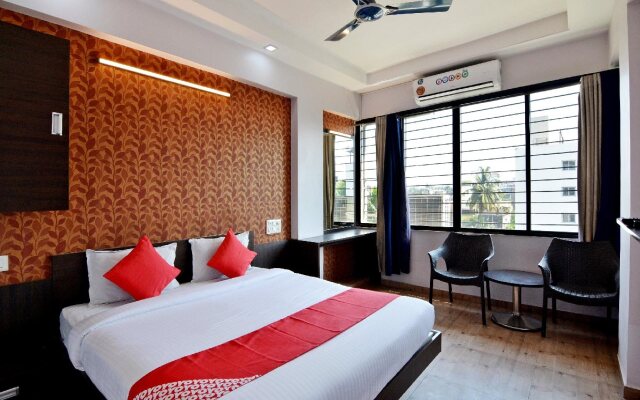 Hotel Majestic Deluxe Lodging by OYO Rooms