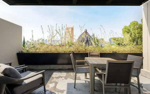 w Prestigious 3BR w Terrace in Polanco