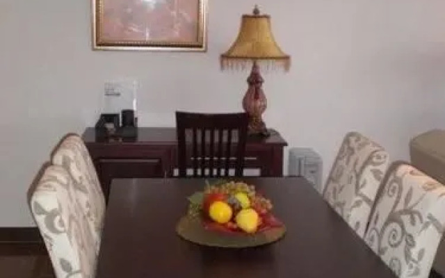 Island Club Hotel & Apartments