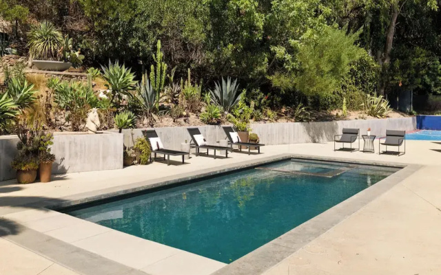 Valea Estate - Secluded Beverly Hills Retreat 1-acre Oasis