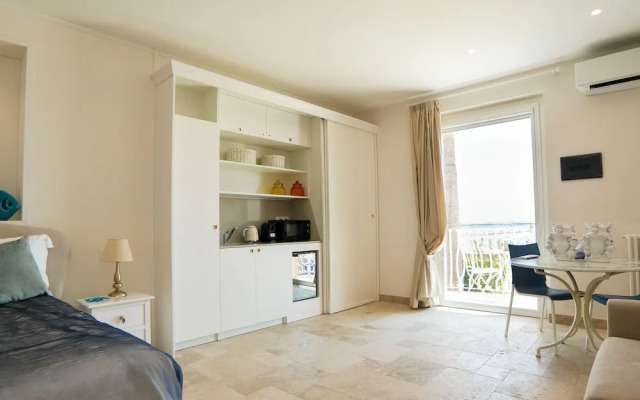 Marina Homes Deluxe 1