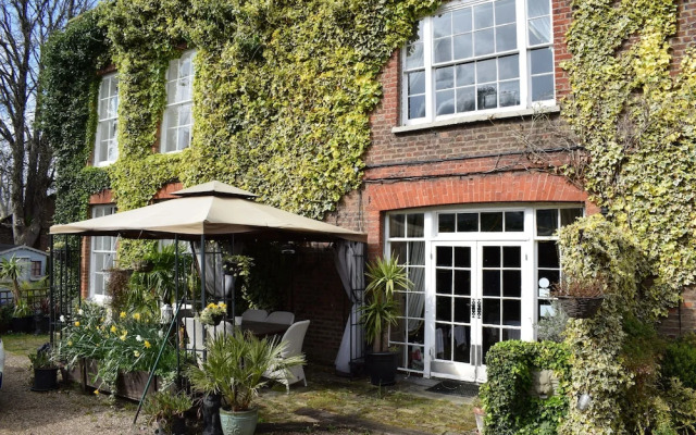 Harmondsworth Hall Guest House Heathrow