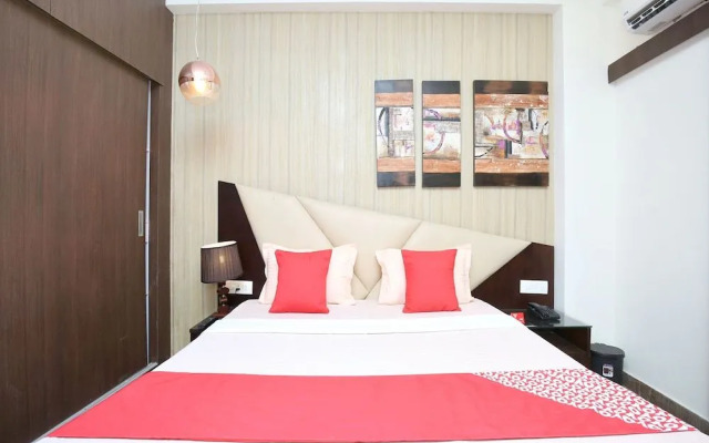 OYO 14186 Royal lake suites