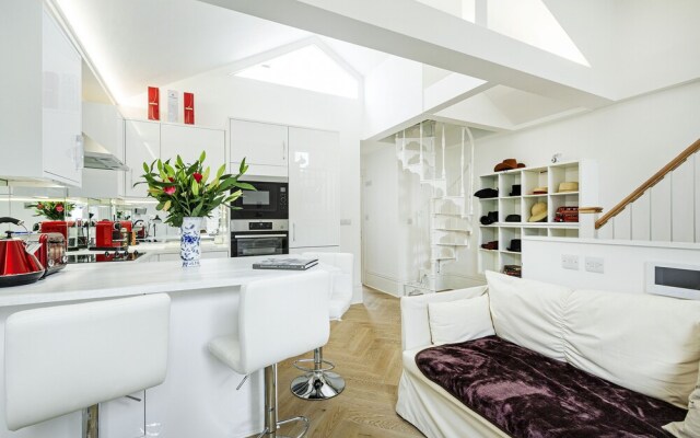 Top Floor Flat - Mimosa Street