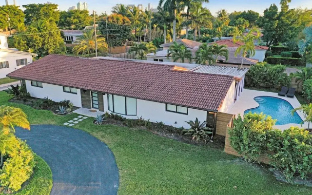 Renovated 5 Br Home with Heated Pool