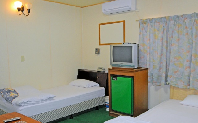 Yoshida House – Guest Rooms – Uruma