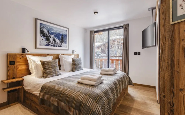 Chalet Black Squirrel Luxury Retreat With hot tub Sauna