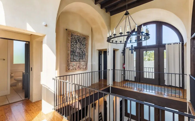 Perfect Location in Downtown Charleston