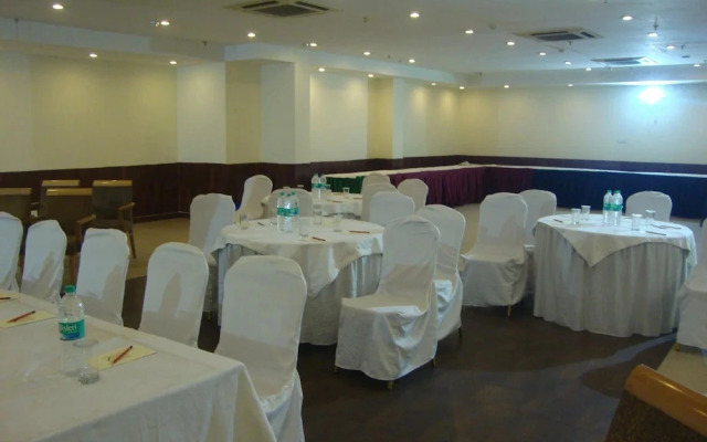Hotel Bmk Grand By FabHotels