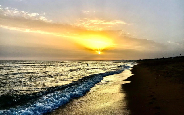 Exquisite Penthouse Apartment w Large Terrace Pool & Parking