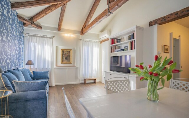 Lo Squero 3 Apartment With Balcony in Dorsoduro