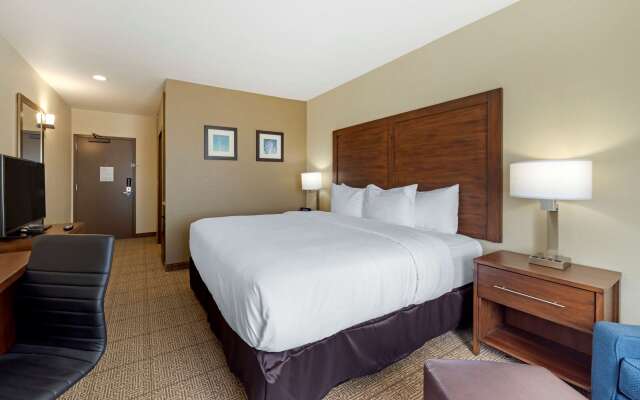 Comfort Inn & Suites Harrah