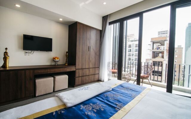 Royal Lion Hotel and Apartment