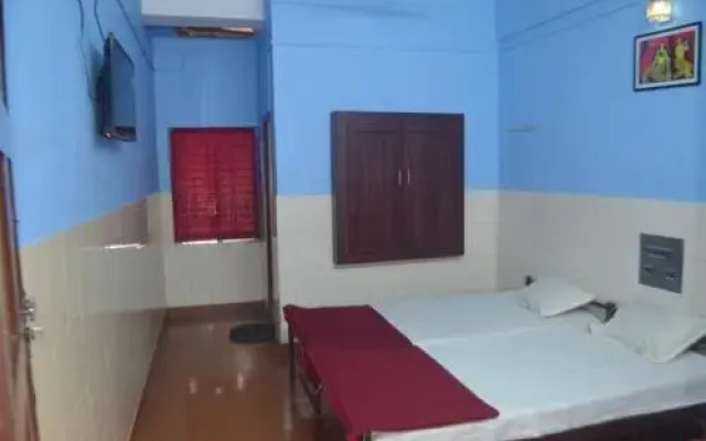 Parakkal Tourist Home
