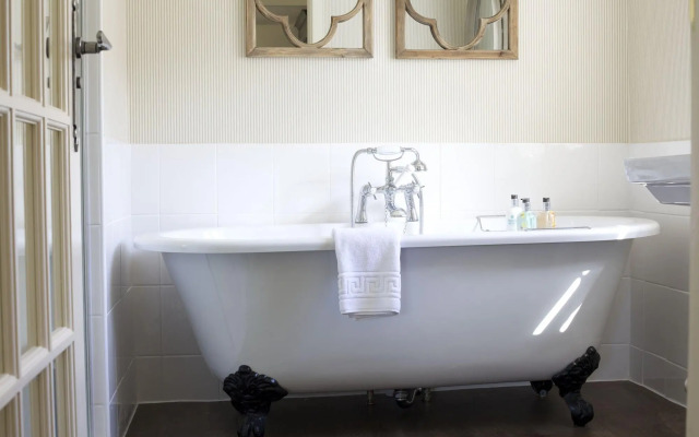 Bay Tree Hotel