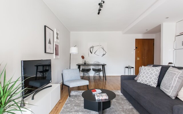 Upstreet Bright 1Bd Apt In Chalandri