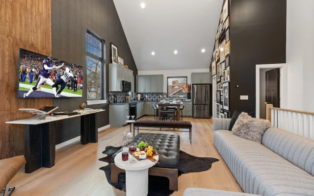 Modern Cowboy - Private Balcony - Mins To Broadway