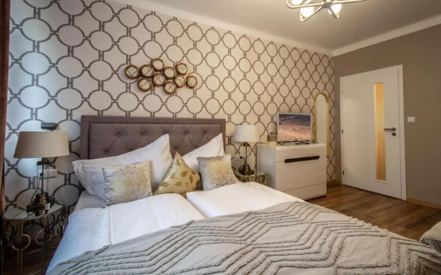 Pastel Art Deco 3BDR Ruterra Apt