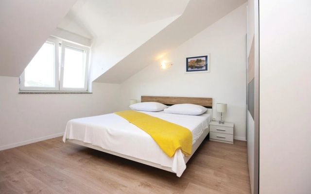 Awesome Home in Tribunj With Wifi and 3 Bedrooms