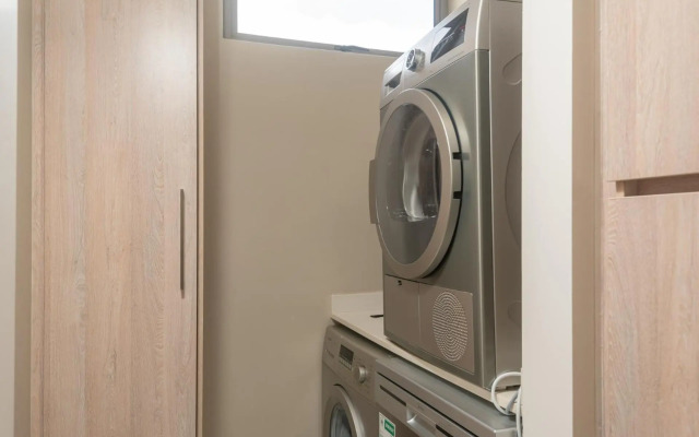 Zimbali Wedge Unit 42