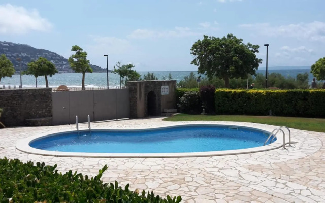 DAVANT MAR - Apartamento con terraza a pie de playa