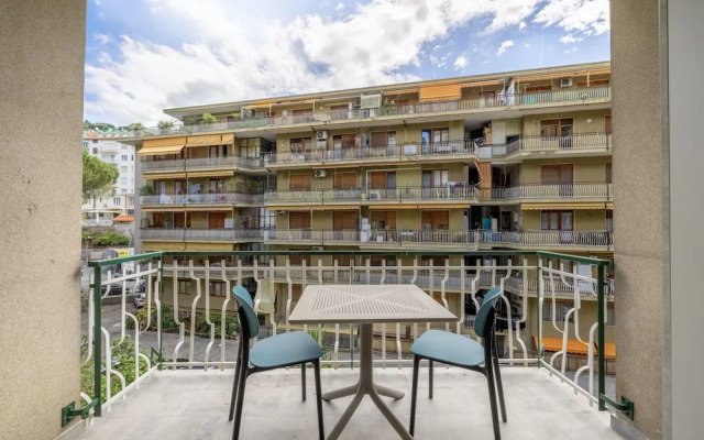 5 Minutes Walk by Wonderful Italy