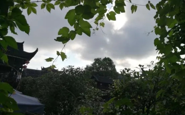 372 Jingjing's Home Inn