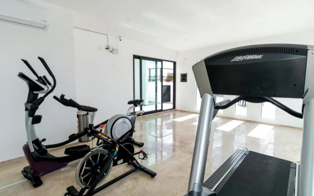 Torre Diez by Grupo Amber