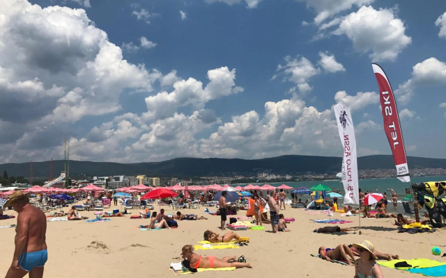 Oleander House And Tennis Club