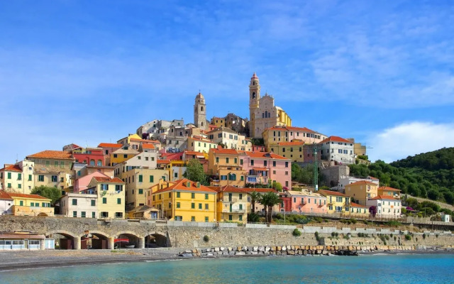 Serena 1 in Alassio With 2 Bedrooms and 2 Bathrooms