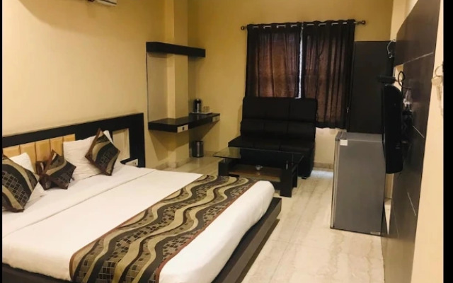 OYO 1671 Hotel Sundaram