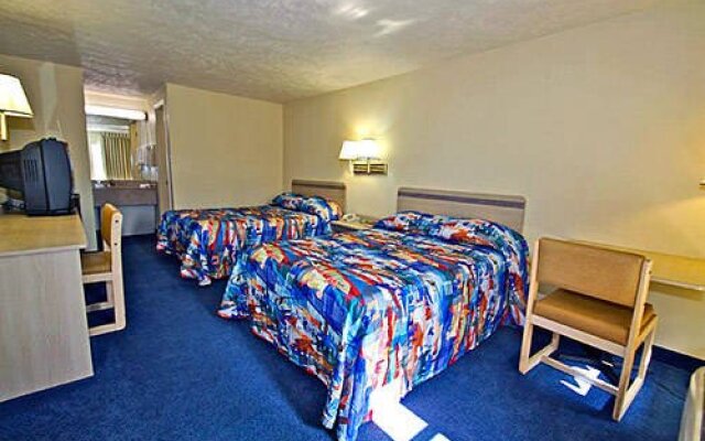 Motel 6 Tampa Downtown