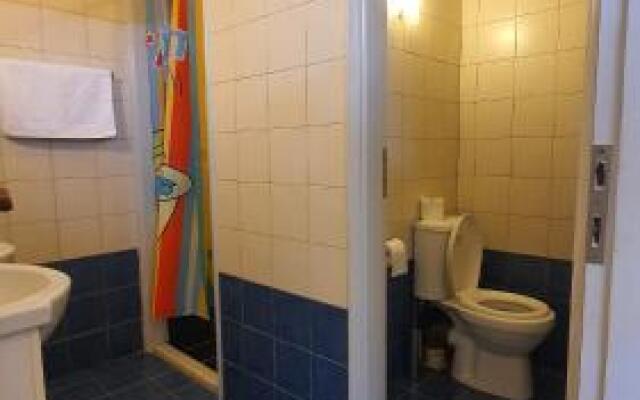M-George apartment by the airport