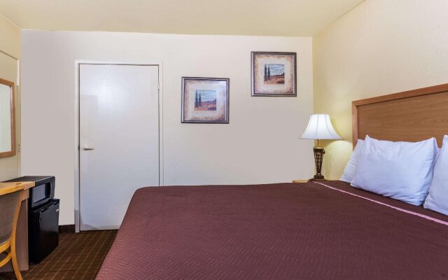 Motel 6 Riviera Beach, FL