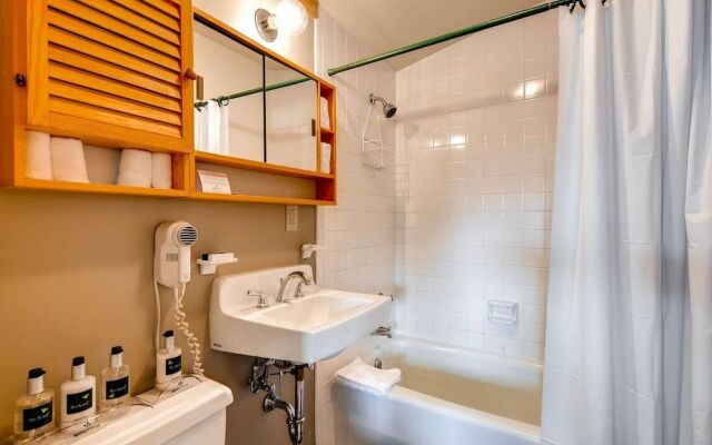 Tennis Townhome 1307